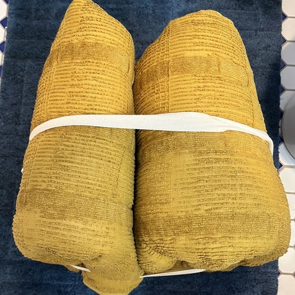 Anthropologie Paulette Chenille Quilt Queen New - Picture 16 of 16